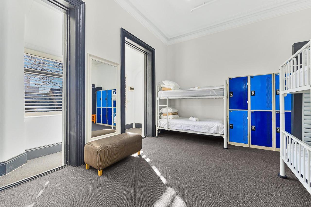 London Plane Backpackers Hostel Sydney Exterior photo