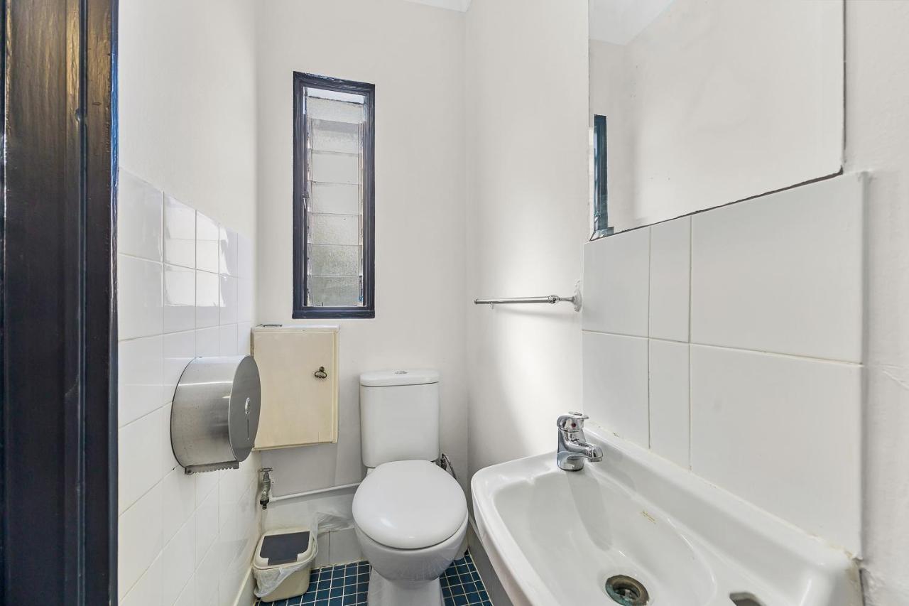 London Plane Backpackers Hostel Sydney Exterior photo