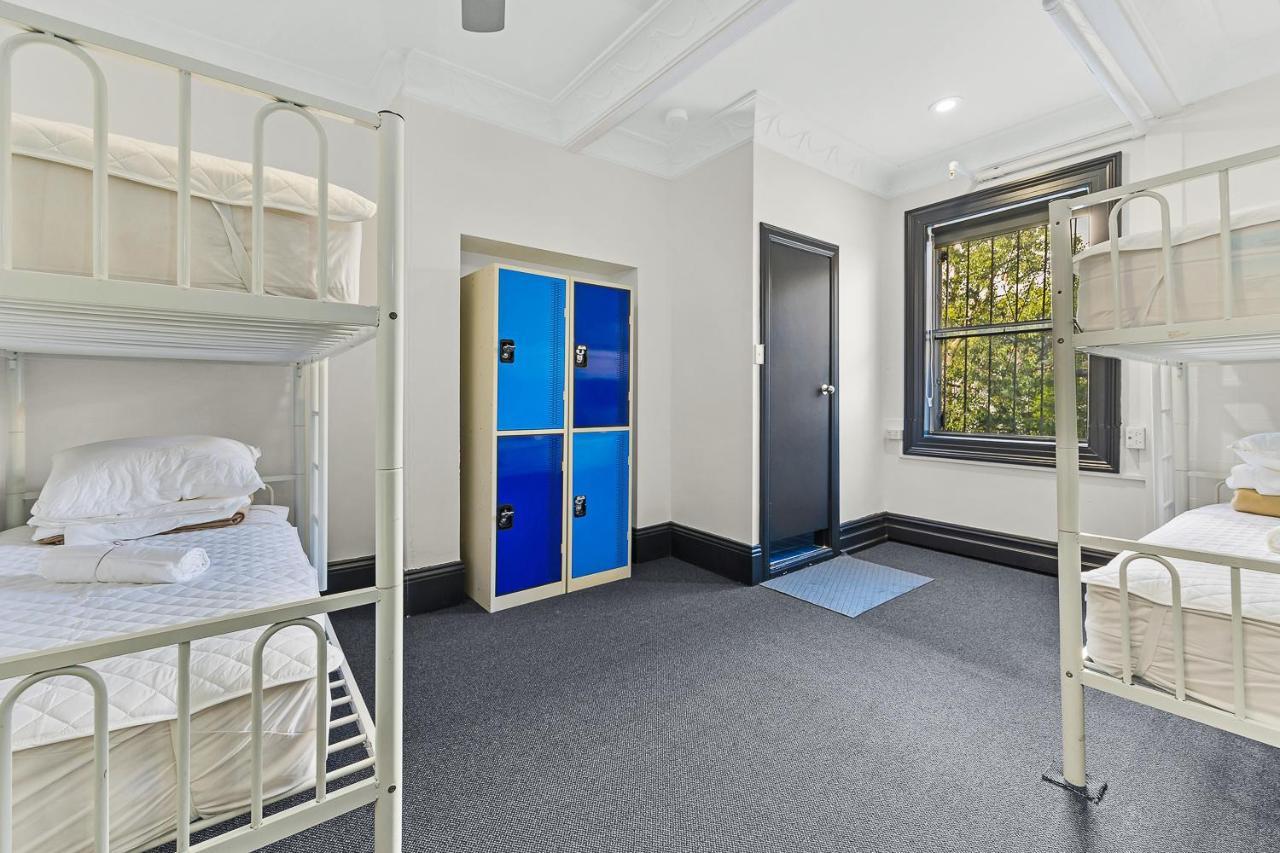 London Plane Backpackers Hostel Sydney Exterior photo